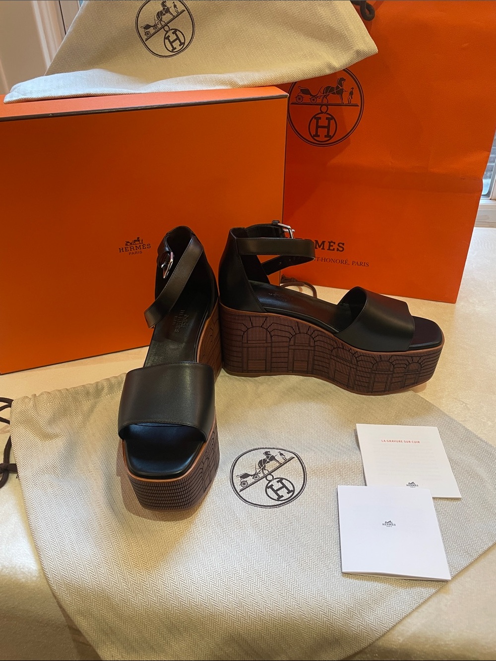 Hermes sandals femme illusion 35 Black Leather Ankle-Strap Platform Wedge - Picture 11 of 13